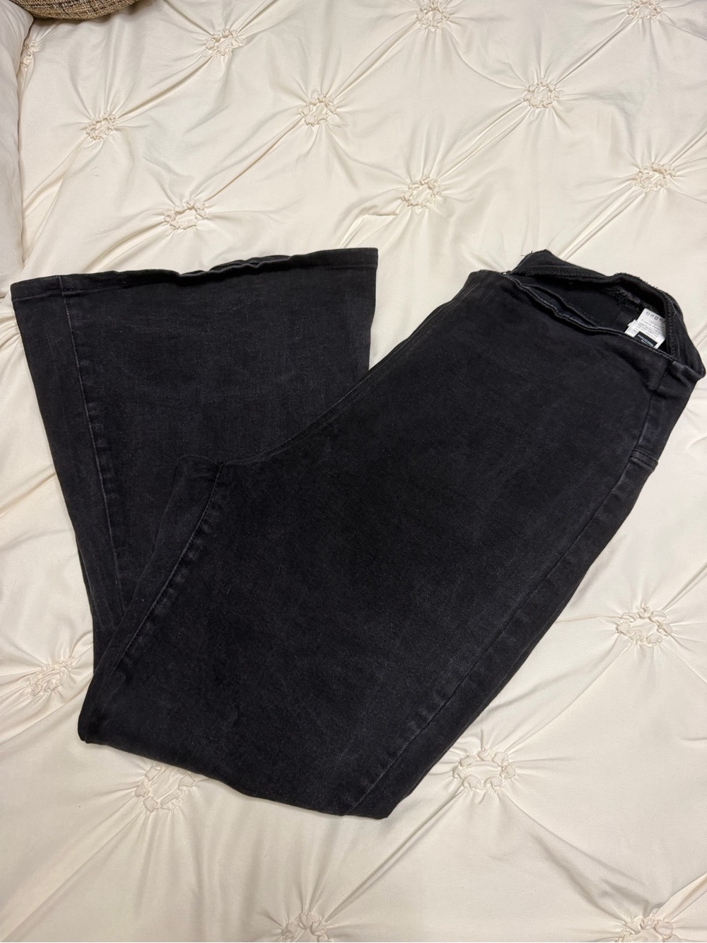 SHEIN Black Wide-Leg Flare Jeans